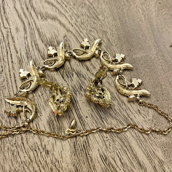 Vintage Elegant Choker Necklace & Clip On Earrings Set Gold & Red AB Rhinestones - Picture 7 of 7